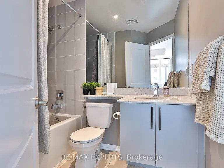 125 Western Battery Rd #404 — Photo 15