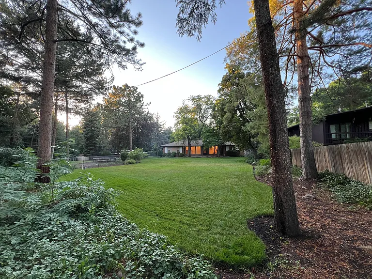 3070 E Millcreek Dell Ln — Photo 4
