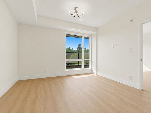 5th image of 2233 156th St #408