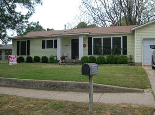 605 Harrison Ln, Hurst, TX 76053