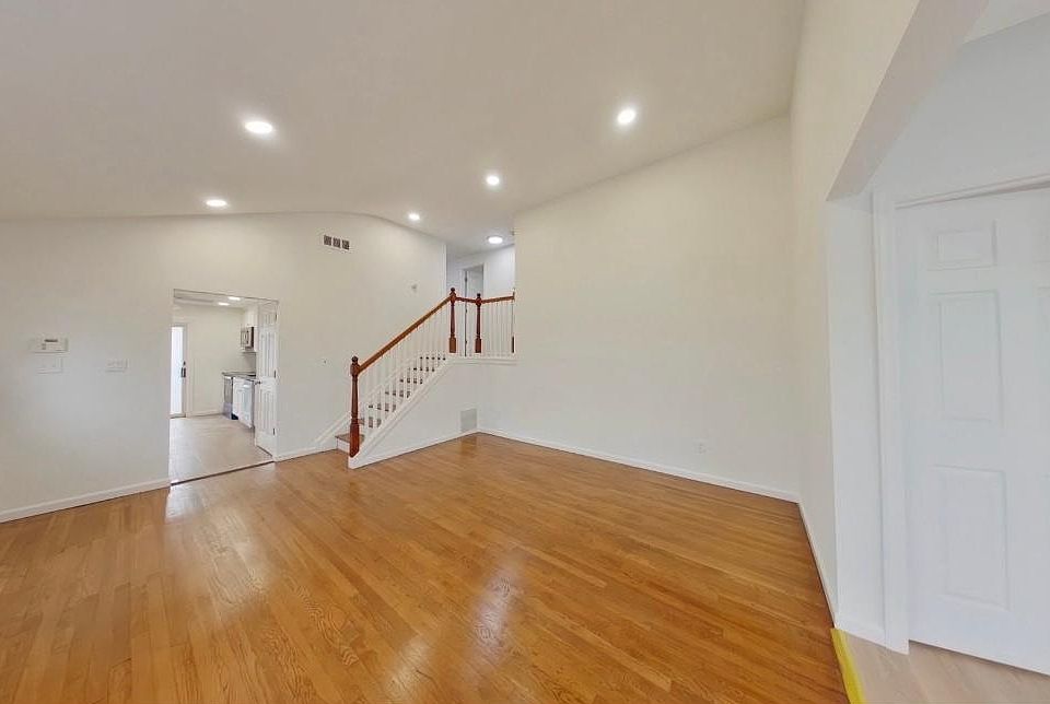 1st image of 3112 Kane Ave