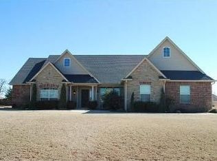 256 Summer Valley Rd, Blanchard, OK 73010