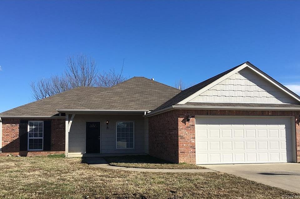 1st image of 2900 Lariat Ln