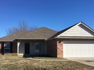 2900 Lariat Ln, Claremore, OK 74017