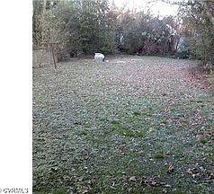 5th image of 113 Spring St