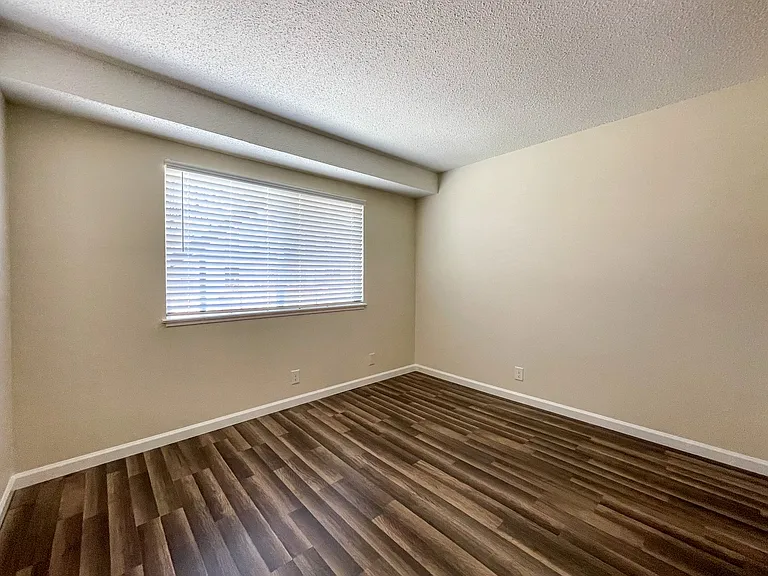 515 Camanche Lane - Summer Gardens Apartments — Photo 8