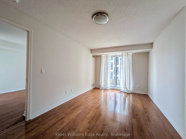 70 High Park Ave #1007 — Photo 18