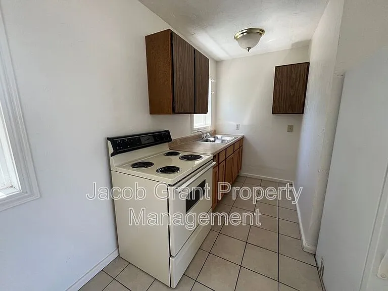 1298 Idaho Ave #5 — Photo 3