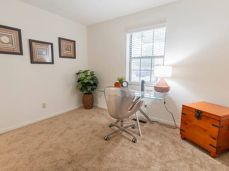The Court at Sandstone Apartments — Photo 17