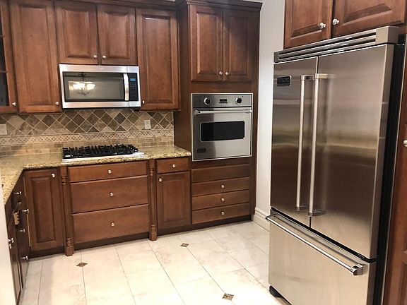 4th image of 10640 Woodbridge St APT 104