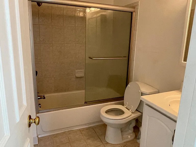 510 S Veitch St — Photo 10