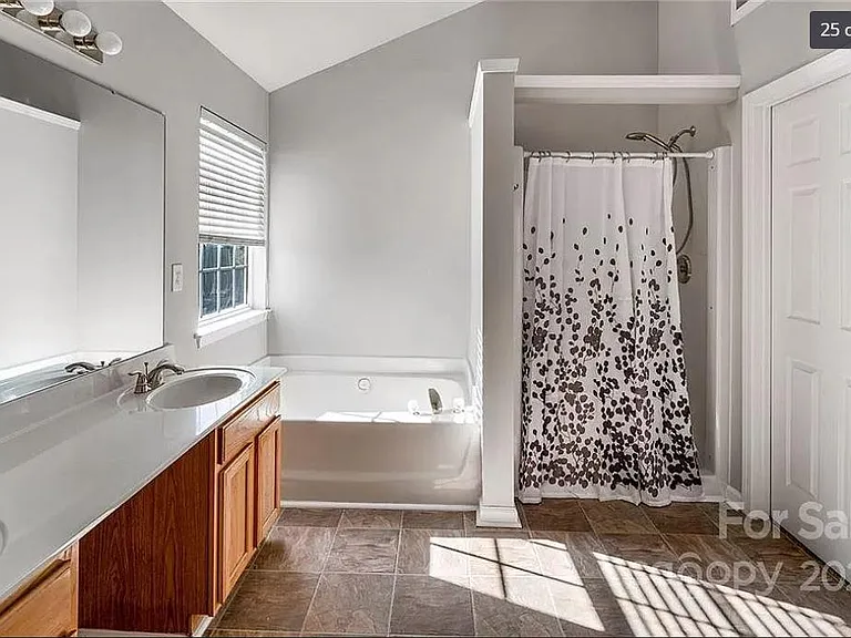 4613 Maple Crest Pl — Photo 26