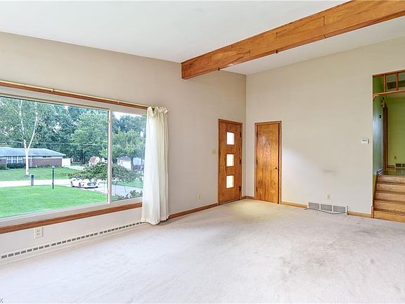 4th image of 884 Norton Dr