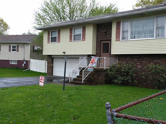 2nd image of 400 W Brentwood Ave