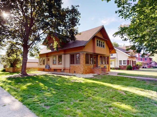 215 Davenport St, Holstein, IA 51025
