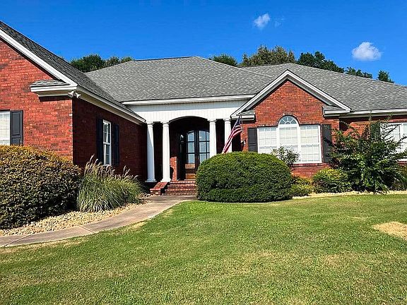 2nd image of 473 Lakeview Dr
