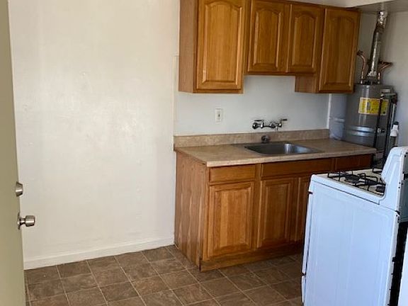 3rd image of 2622 20th St APT B