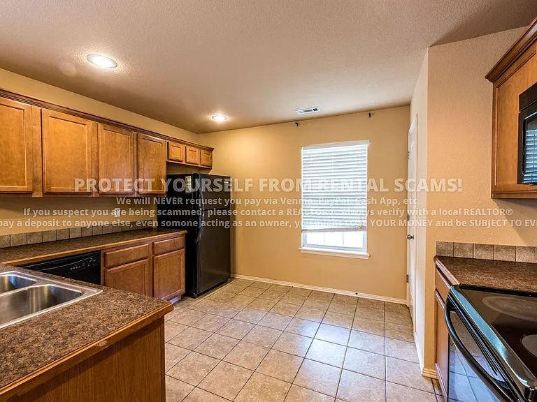 4334 W Pecan St — Photo 5