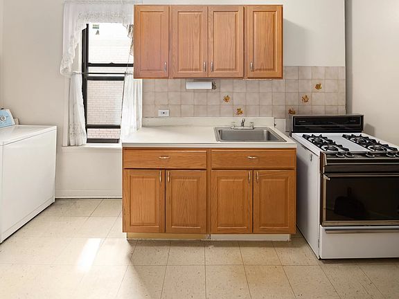 5th image of 854 Intervale Ave #12