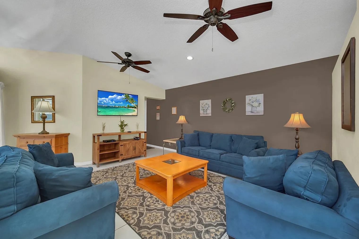 4 bed, 4.0 bath, 1991 sqft, $4,050 — Photo 4