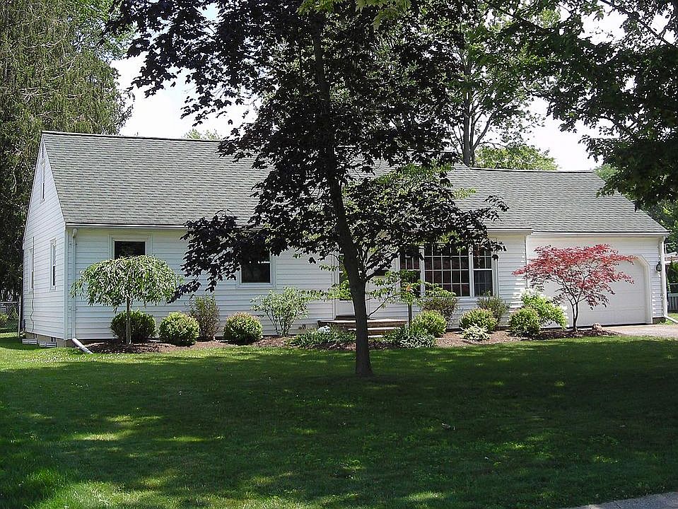 2nd image of 279 N Woodhill Dr