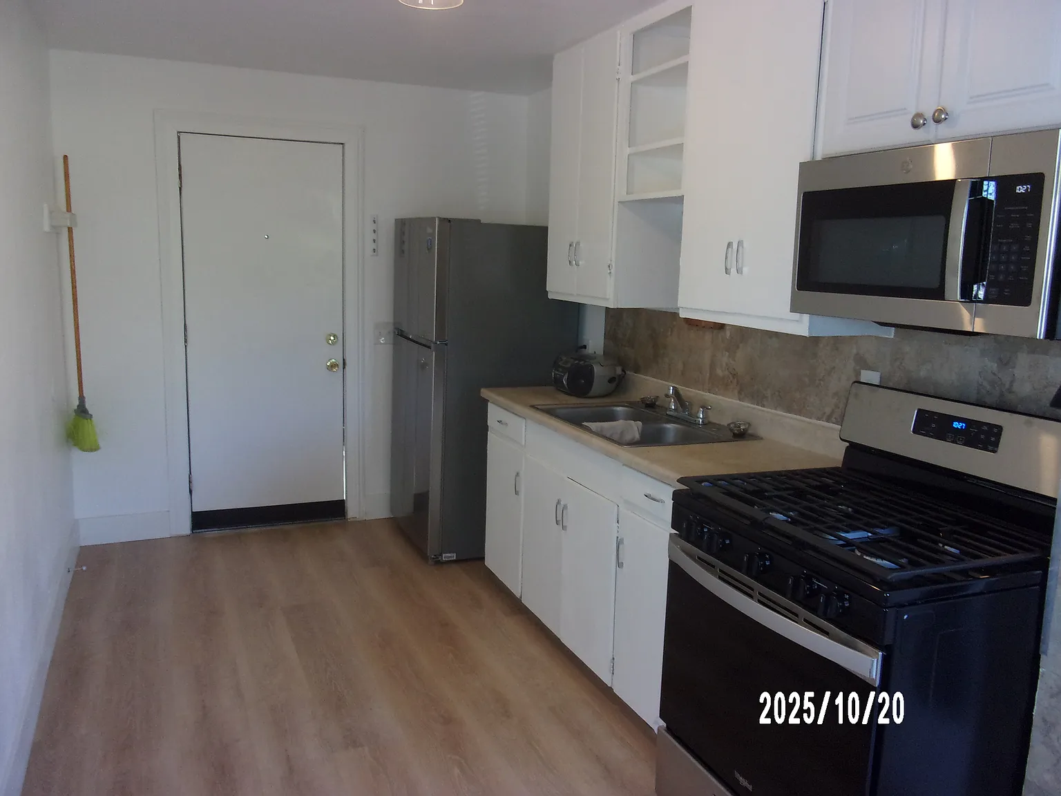 1 bed, 600 sqft, $900 — Photo 2