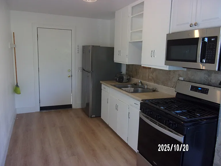 5620 Feather River Blvd — Photo 2