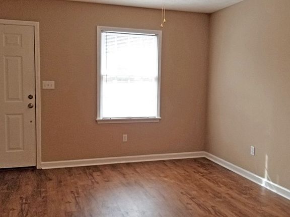 3rd image of 316 Jones Ln APT 18