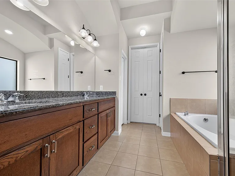 15812 Pearson Brothers Dr — Photo 24