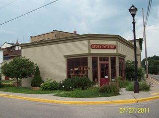 9 Fountain St, Mineral Point, WI 53565