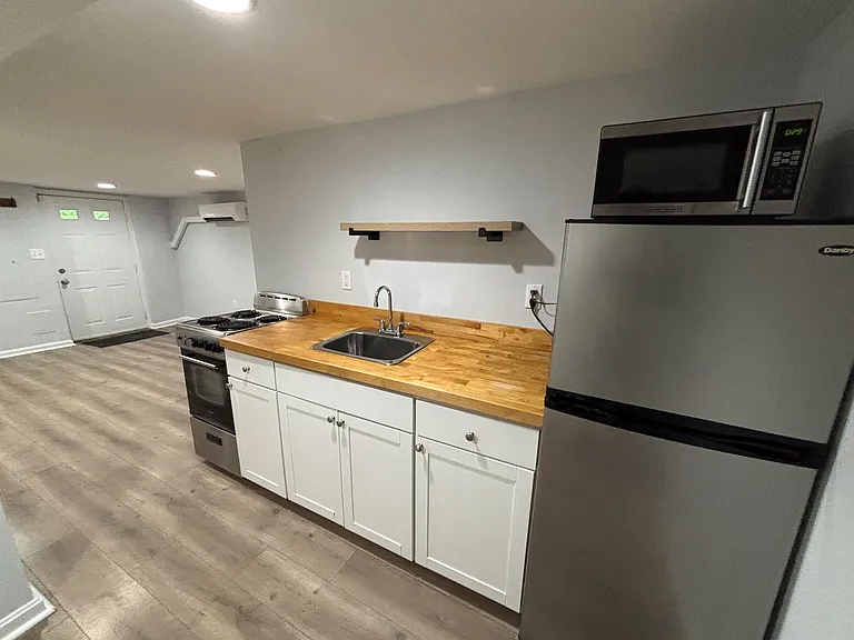 102 15th St SE #2 — Photo 5