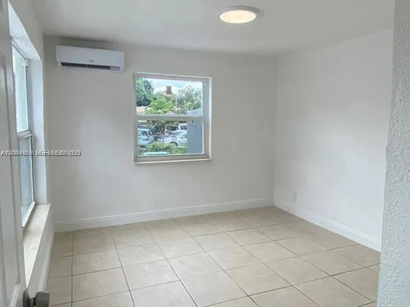 2996 NW 93rd St #B, Miami, FL 33147