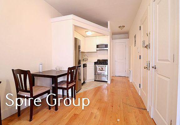 4th image of 346 W 47th St APT 4A
