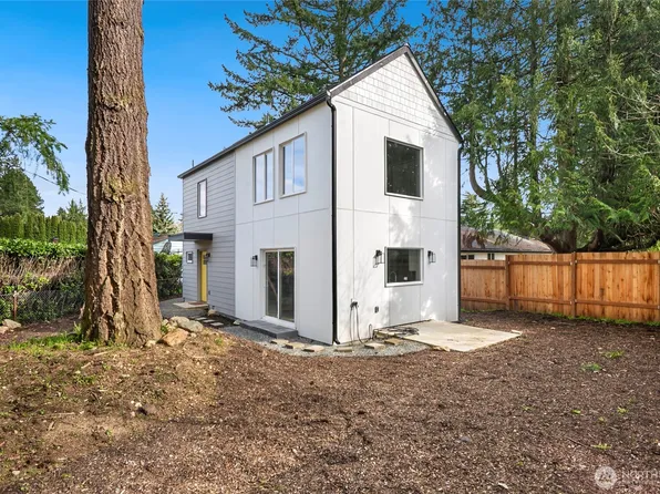 1404 N 136th Street, Seattle, WA 98125