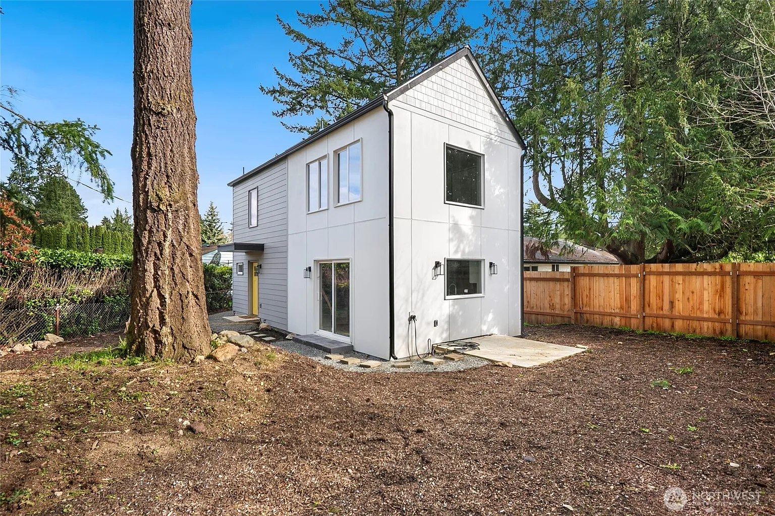 1404 N 136th Street photo 1