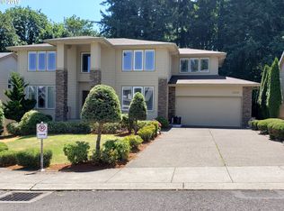 16514 SE Crest Ct, Portland, OR 97236