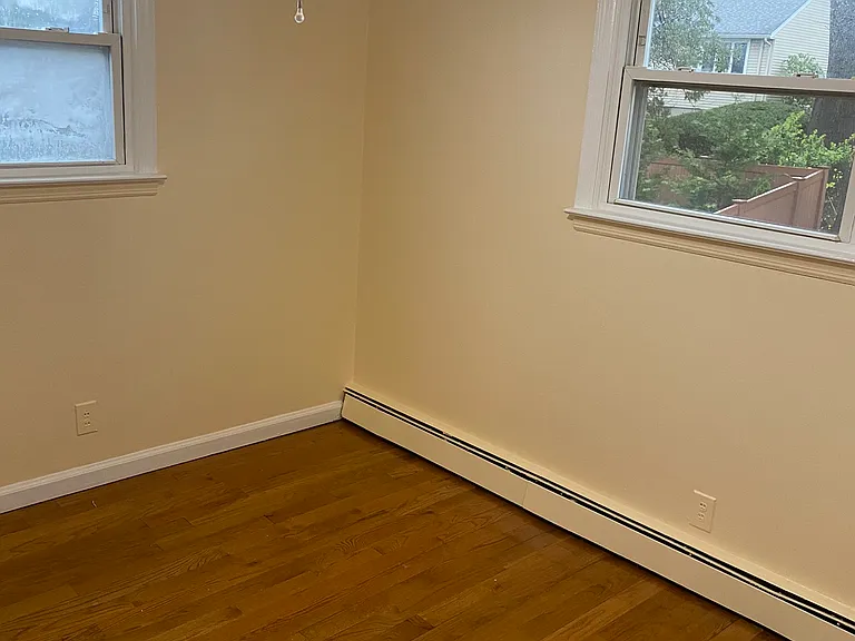 27 Woods Ave #1F — Photo 17