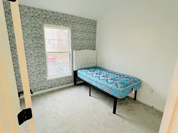 45582 Grand Central Sq, Sterling, VA 20166