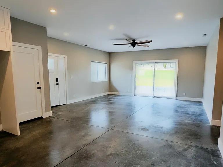 26142 Table Meadow Rd — Photo 5