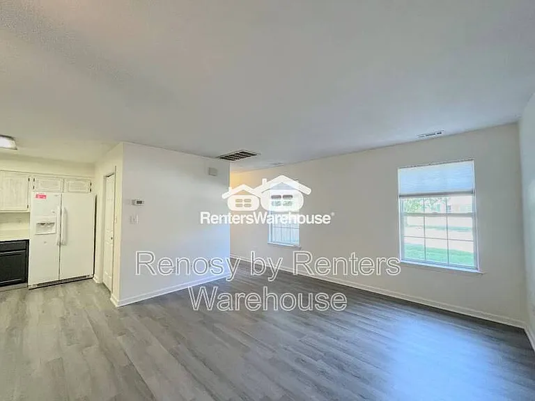 2801 Leeds Ct — Photo 6