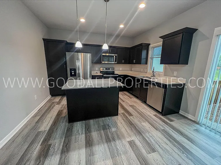 1730 Howard Dr — Photo 4