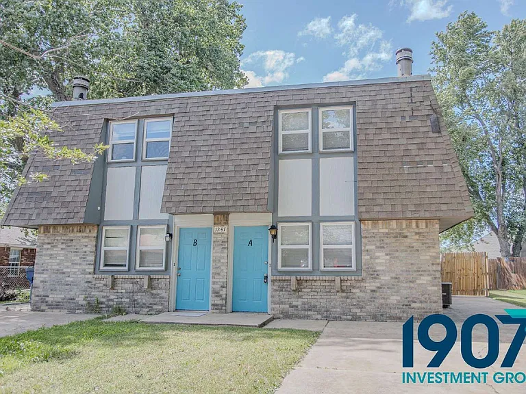 1247 W Huntington Way #A — Photo 2
