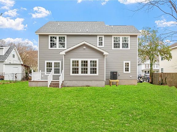 3rd image of 2414 Hanson Ave