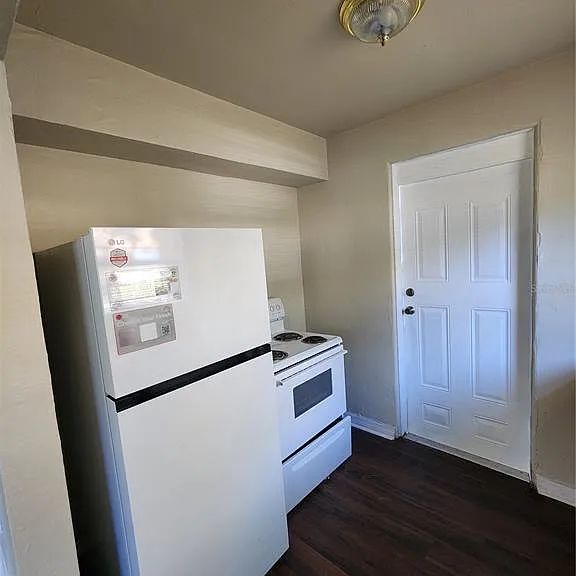 2219 Highland St S #1 — Photo 4