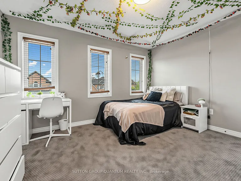 581 Grant Way #UPPER — Photo 24