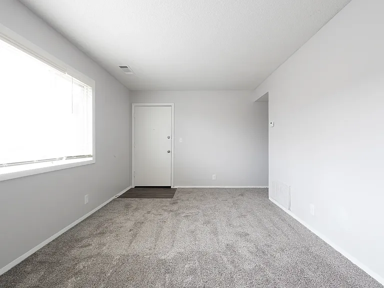Fountainview Apartments — Photo 9