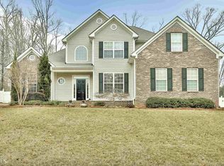 230 Kensington Dr, Sharpsburg, GA