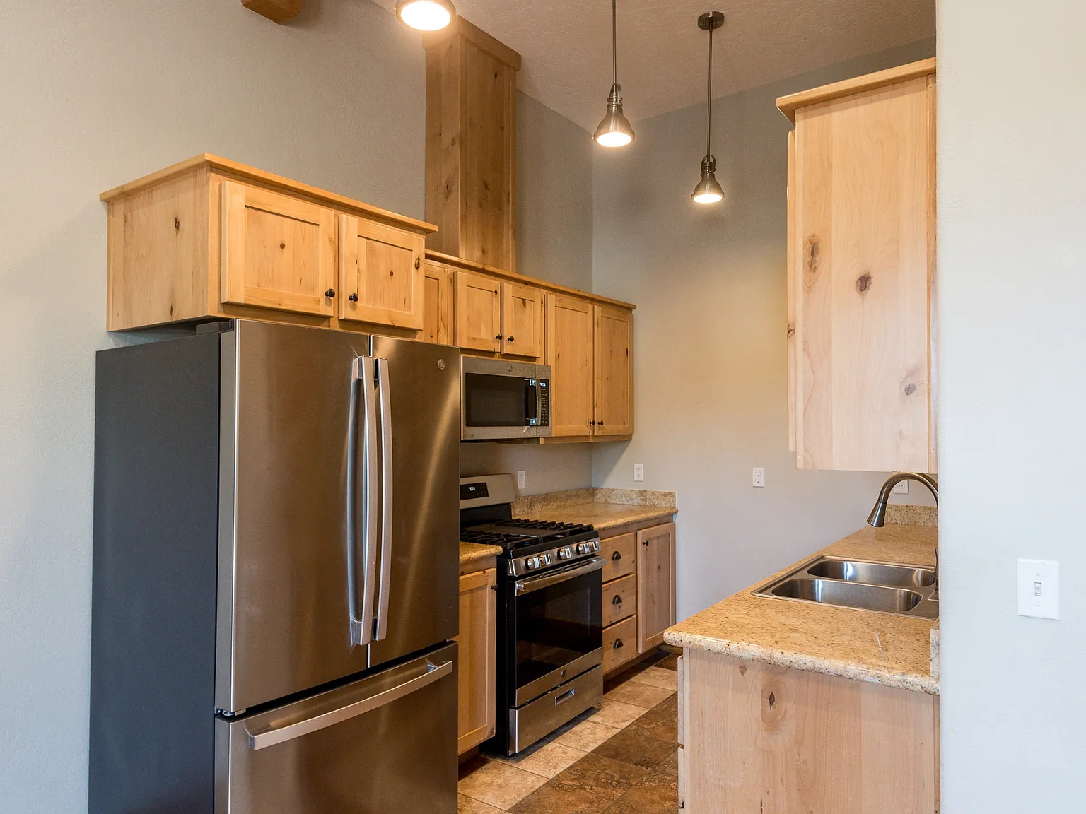 819 1st Avenue South - D — Photo 1