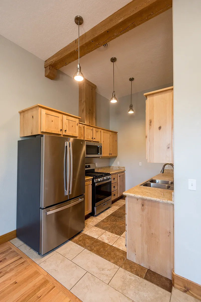 Building Photo - 819 1st Ave S #C