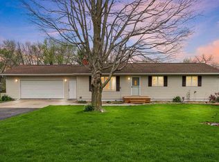 3286 Coral Ave NE, Solon, IA 52333